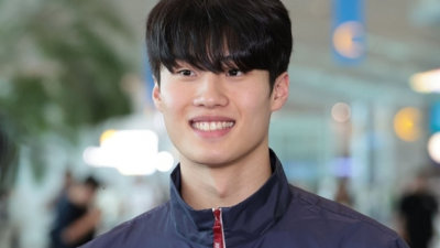 황선우, 한국 수영 단체전 메달 꿈 꾸다: 파리올림픽 준비